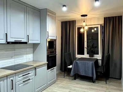 квартира за адресою Воскресенська вул., 16