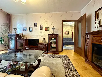 квартира за адресою Ревуцького вул., 44