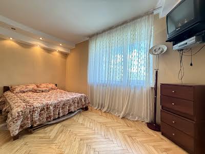 квартира за адресою Дорогожицька вул., 15-А