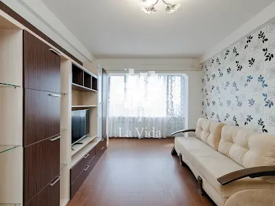 квартира за адресою Празька вул., 25/2