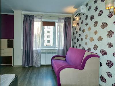 квартира за адресою Антоновича вул. (Горького), 102