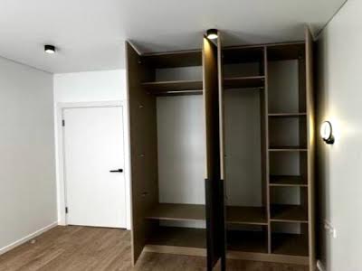 квартира за адресою Салютна вул., 2