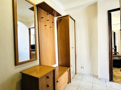 квартира за адресою Велика Васильківська вул. (Червоноармійська), 136