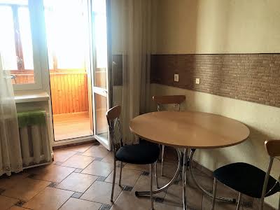 квартира по адресу Ревуцкого ул., 5