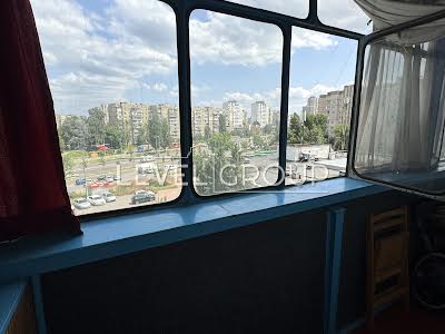 квартира по адресу Ревуцкого ул., 24/4