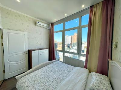 квартира за адресою Київ, Дмитрівська вул., 80