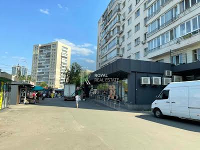 комерційна за адресою Авіаконструктора Антонова вул., 35