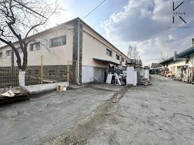 коммерческая по адресу  пер., 108