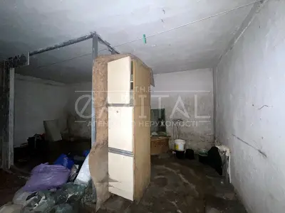 комерційна за адресою Уманська вул., 25