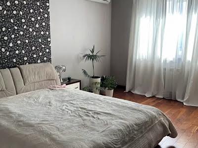 квартира за адресою Срібнокільська вул., 12