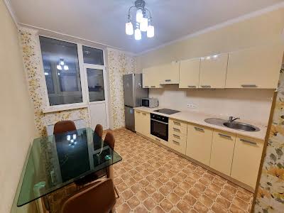 квартира за адресою Авіаконструктора Ігоря Сікорського вул. (Танкова), 1