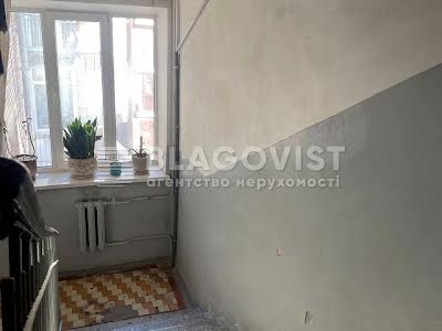 квартира за адресою Лабораторна вул., 33/37