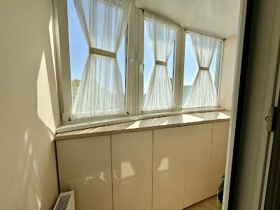 квартира за адресою Воскресенська вул., 14б