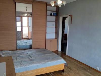 квартира за адресою Анни Ахматової вул., 19