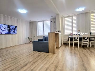 квартира за адресою Регенераторна вул., 4 к10