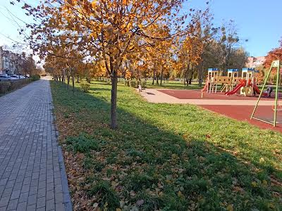 квартира за адресою вул. Небесної Сотні, 24
