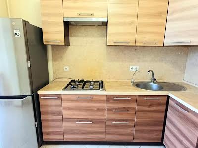 квартира за адресою Братська вул., 12