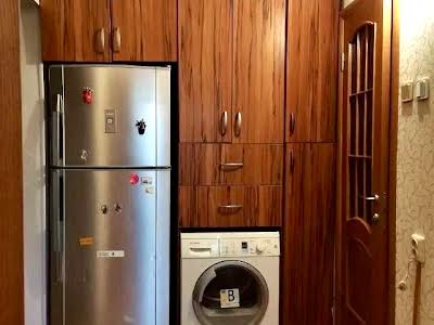 квартира за адресою Автозаводська вул., 61