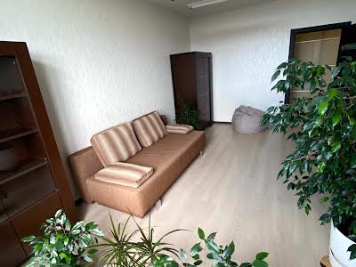 квартира за адресою Миколи Бажана просп., 8-Б