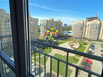 квартира за адресою Метрологічна вул., 15а