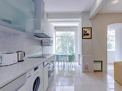 квартира за адресою Антоновича вул. (Горького), 3