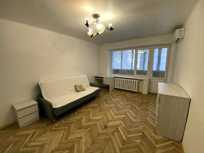 квартира за адресою Сергія Набоки пл., 4