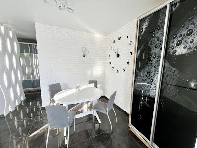 квартира по адресу с. Софиевская борщаговка, Боголюбова ул., 33