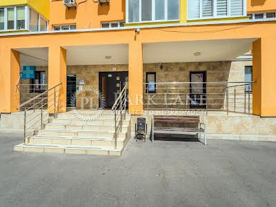 квартира за адресою Сім'ї Кульженків вул. (Петра Дегтяренка), 37