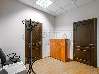 коммерческая по адресу Оболонская ул., 21