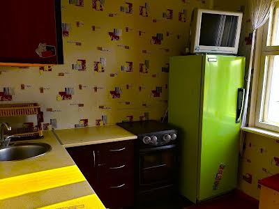 квартира за адресою Анни Ахматової вул., 25