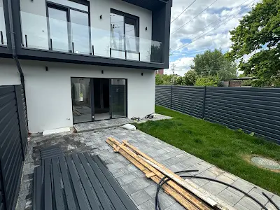 будинок за адресою смт. Козин, Піддубна