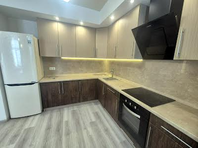 квартира за адресою Регенераторна вул., 4