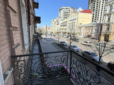 квартира за адресою Богдана Хмельницького вул., 35