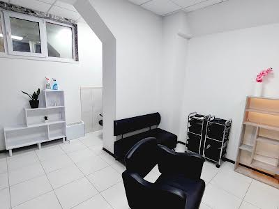 комерційна за адресою Щаслива вул., 36