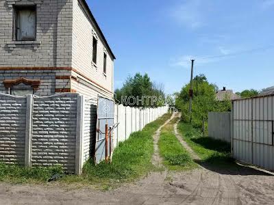 дом по адресу пгт. Безлюдовка, Клубничная ул.