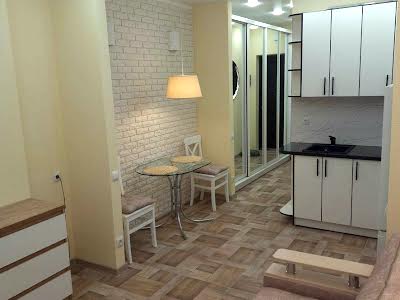 квартира за адресою Польова вул., 73