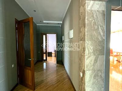 будинок за адресою Льва Ландау просп. (50-річчя СРСР), 132