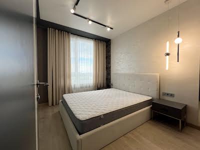 квартира за адресою Салютна вул., 2к6