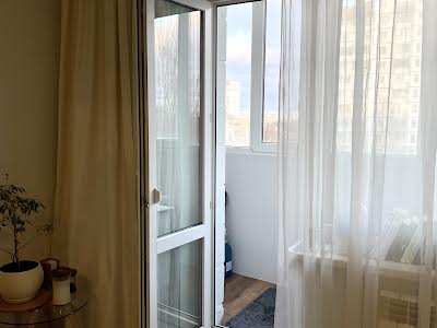 квартира за адресою Гната Юри вул., 1