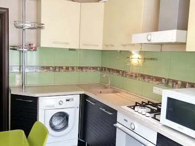 квартира за адресою Верховинна вул., 82