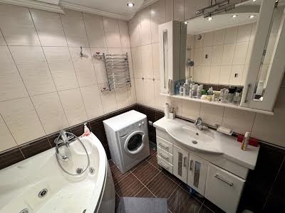 квартира по адресу Набережно-Крещатицкая ул., 35а
