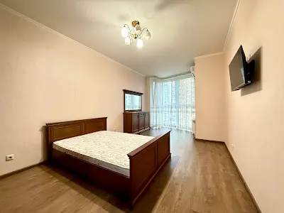 квартира за адресою Драгоманова вул., 2
