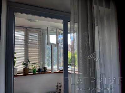 квартира за адресою Анни Ахматової вул., 3-А