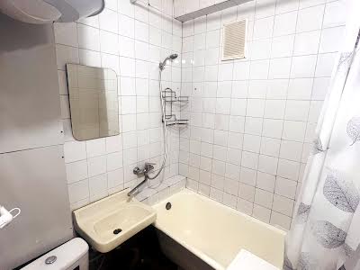 квартира за адресою Верховної Ради бульв., 3