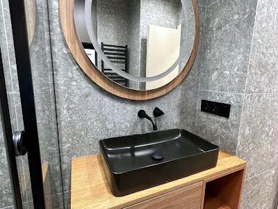 квартира за адресою Салютна вул., 2