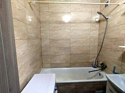 квартира по адресу Ревуцкого ул., 42 Б
