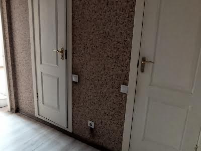 квартира за адресою Ревуцького вул., 18