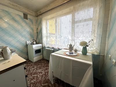квартира за адресою Василя Іваниса вул. (Миколи Матеюка), 5