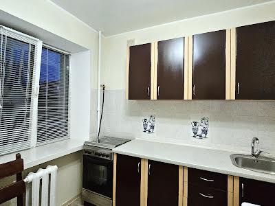 квартира за адресою Будівельників вул., 8
