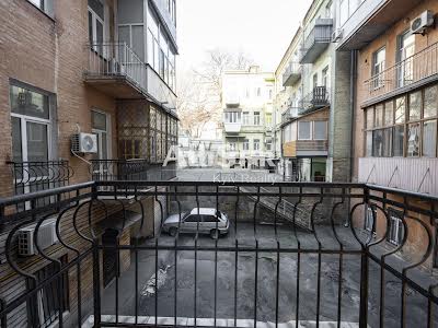 квартира по адресу Малая Житомирская ул., 5